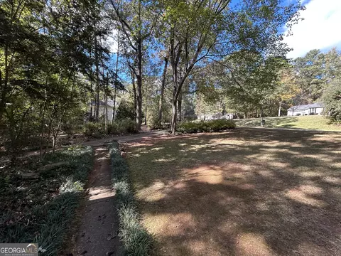 Exterior - 104 Spring Valley Dr, Lagrange, GA 30240 photo 5 of 19
