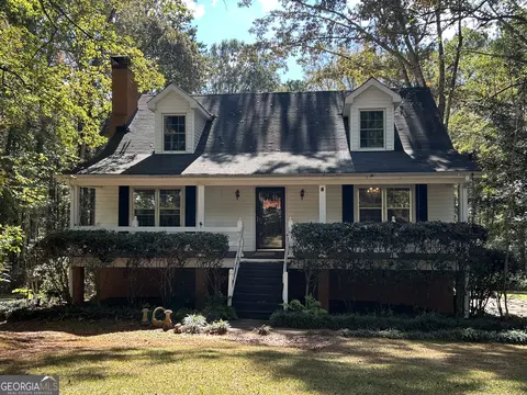104 Spring Valley Dr, Lagrange, GA 30240