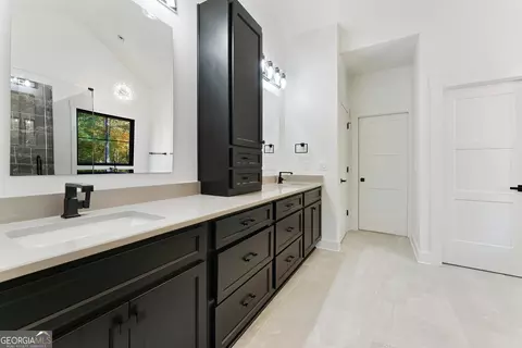 Bath - 100 Ridge Way, Forsyth, GA 31029 photo 8 of 8