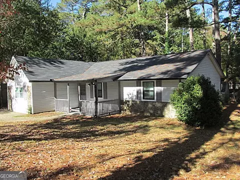 9319 Forest Knoll Dr, Jonesboro, GA 30238