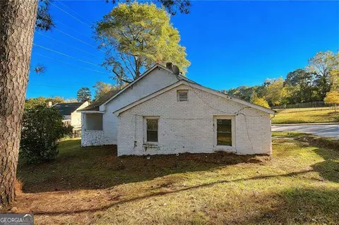 602 W Lake Ave NW, Atlanta, GA 30318