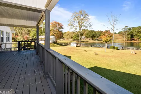 Exterior - 200 Crestwood Dr, Lagrange, GA 30241 photo 7 of 9