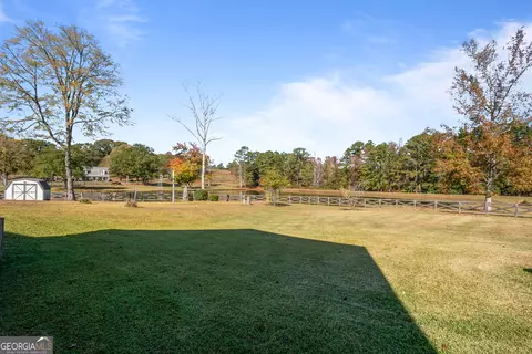 Exterior - 200 Crestwood Dr, Lagrange, GA 30241 photo 3 of 9
