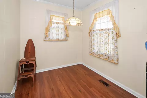 Dining - 200 Crestwood Dr, Lagrange, GA 30241 photo 2 of 2