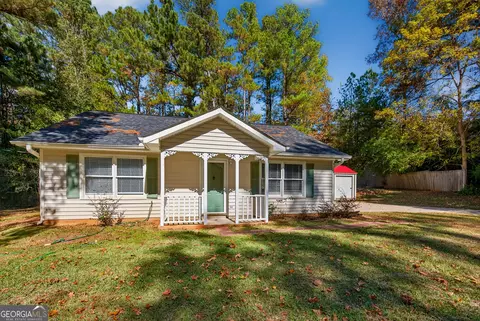 114 Crestwood Dr, Lagrange, GA 30241
