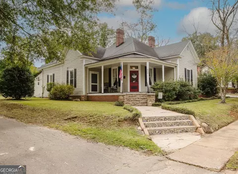 402 Zebulon St, Barnesville, GA 30204