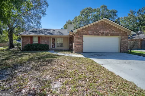 157 W Peach Ave, Kingsland, GA 31548