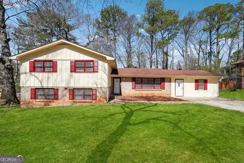 131 Heron Dr, Riverdale, GA 30274