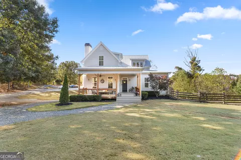 6435 Looper Lake Dr, Flowery Branch, GA 30542