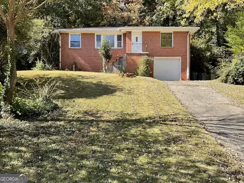 2492 Hunting Valley Dr, Decatur, GA 30033