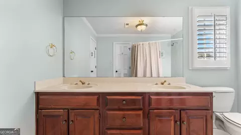 Bath - 8876 Cave Spring Rd, Cave Spring, GA 30124 photo 2 of 5