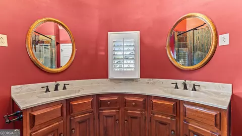 Bath - 8876 Cave Spring Rd, Cave Spring, GA 30124 photo 5 of 5