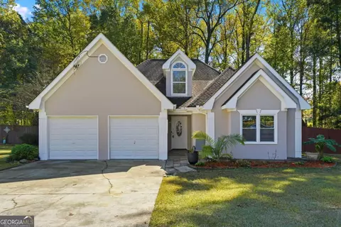 1210 Burning Bush Dr, Loganville, GA 30052