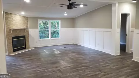 Living - 1706 Stark Rd, Jackson, GA 30233 photo 2 of 3