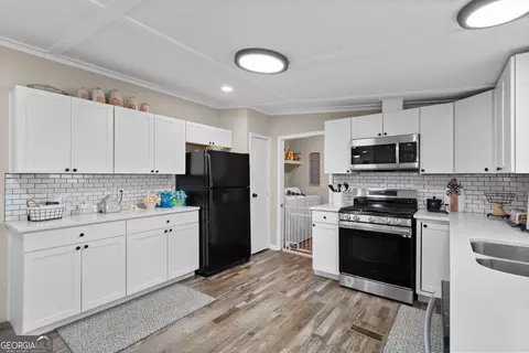 Kitchen - 1706 Stark Rd, Jackson, GA 30233 photo 3 of 4