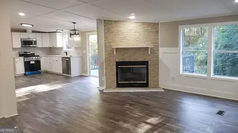 Living - 1706 Stark Rd, Jackson, GA 30233 photo 1 of 3