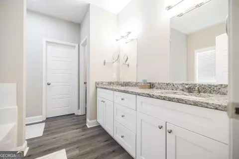Entry Way - 219 Diamond Pl, Gray, GA 31032 photo 6 of 8