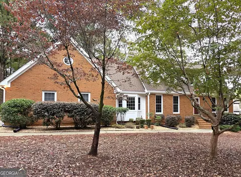 115 Essex Cir, Fayetteville, GA 30215