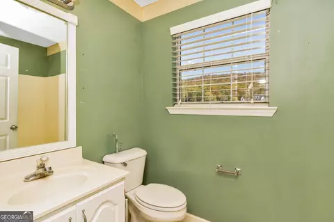 Bath - 15 Brutis Dr, Rock Spring, GA 30739 photo 1 of 3