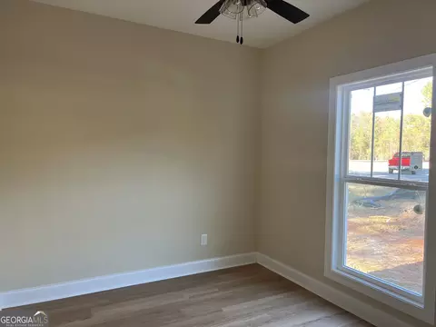 Bedroom - 110 Chestnut Dr, Cochran, GA 31014 photo 2 of 4