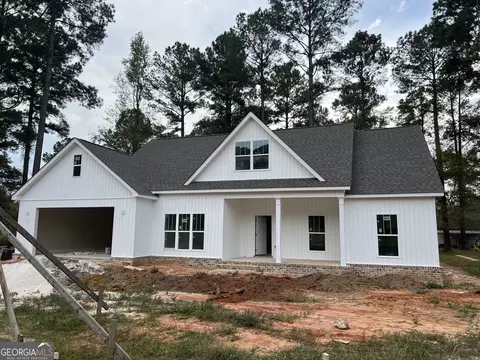 110 Chestnut Dr, Cochran, GA 31014