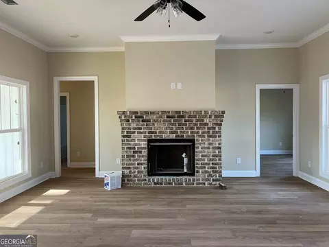 Living - 110 Chestnut Dr, Cochran, GA 31014 photo 2 of 3