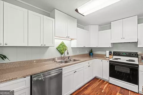 Kitchen - 425 Mitchell Ave, Bowdon, GA 30108 photo 2 of 3