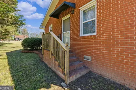 Exterior - 425 Mitchell Ave, Bowdon, GA 30108 photo 5 of 12