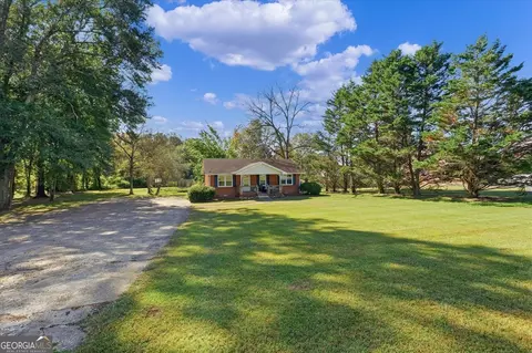 Exterior - 425 Mitchell Ave, Bowdon, GA 30108 photo 8 of 12