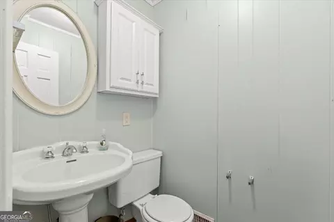 Bath - 425 Mitchell Ave, Bowdon, GA 30108 photo 1 of 2