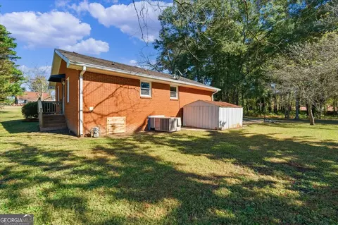 Exterior - 425 Mitchell Ave, Bowdon, GA 30108 photo 6 of 12