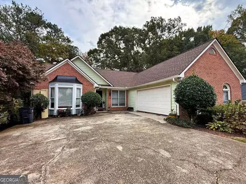 413 Flint Hill Ct, Lawrenceville, GA 30044