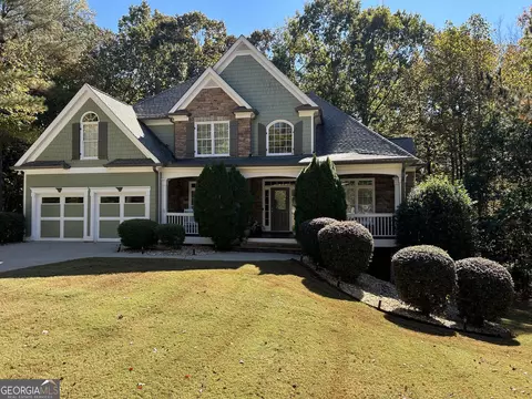 8160 Willow Pt, Gainesville, GA 30506