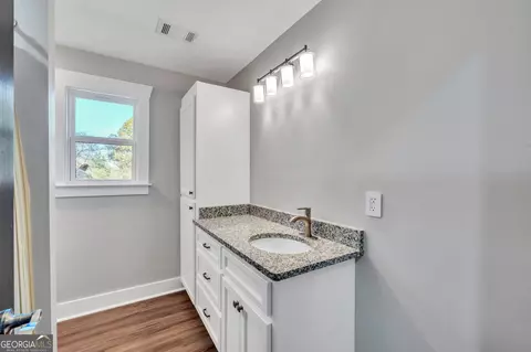 Bath - 725 Arrowhead Rd, Dublin, GA 31021 photo 4 of 4