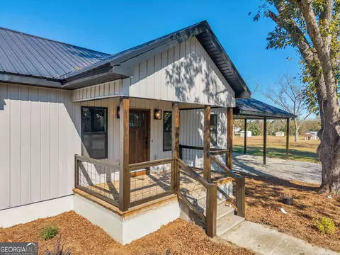 Exterior - 725 Arrowhead Rd, Dublin, GA 31021 photo 1 of 4