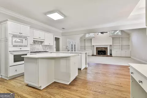 Kitchen - 365 Pendleton Trl, Tyrone, GA 30290 photo 5 of 5