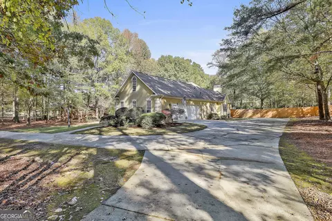 Exterior - 365 Pendleton Trl, Tyrone, GA 30290 photo 3 of 18