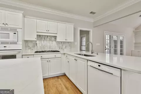 Kitchen - 365 Pendleton Trl, Tyrone, GA 30290 photo 3 of 5