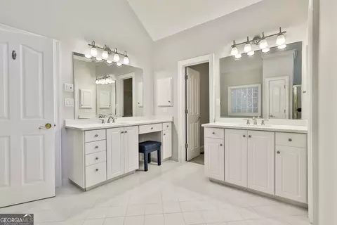 Bath - 365 Pendleton Trl, Tyrone, GA 30290 photo 3 of 5