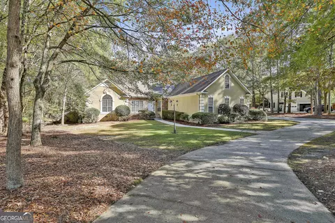 Exterior - 365 Pendleton Trl, Tyrone, GA 30290 photo 6 of 18