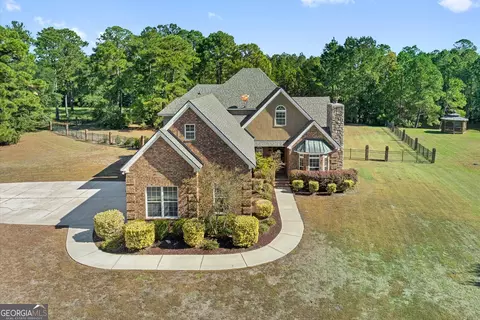 24 Demeries Lake Ct, Richmond Hill, GA 31324