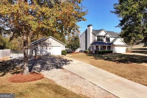 1023 Solomon Ct, Winder, GA 30680