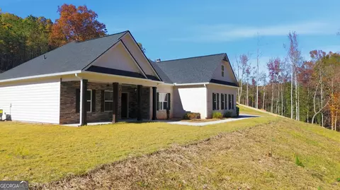 327 Ayers Creek Dr, Toccoa, GA 30577