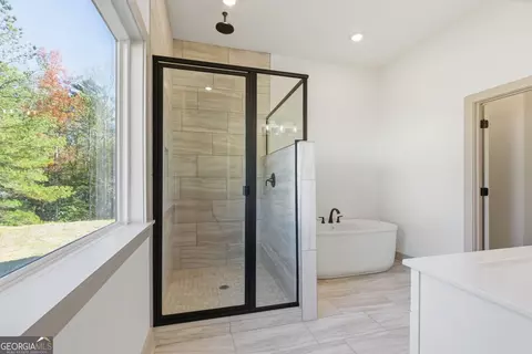 Bath - 297 Ayers Creek Dr, Toccoa, GA 30577 photo 1 of 7