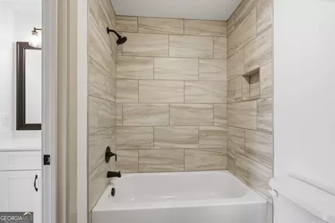 Bath - 297 Ayers Creek Dr, Toccoa, GA 30577 photo 7 of 7