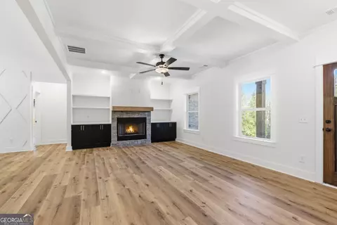 Living - 405 Ayers Crk, Toccoa, GA 30577 photo 3 of 3