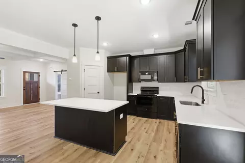 Kitchen - 405 Ayers Crk, Toccoa, GA 30577 photo 2 of 2