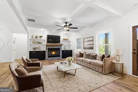 Living - 405 Ayers Crk, Toccoa, GA 30577 photo 1 of 3