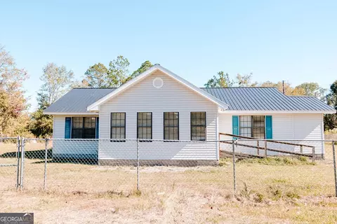 85 Pickett Rd, Baxley, GA 31513