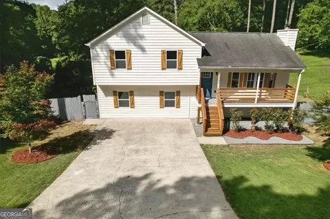 4996 Hunters Cove Dr, Acworth, GA 30101